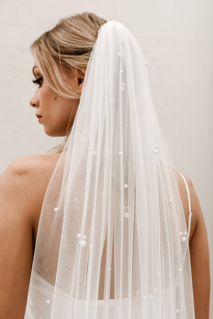 Cluster Pearl Veil